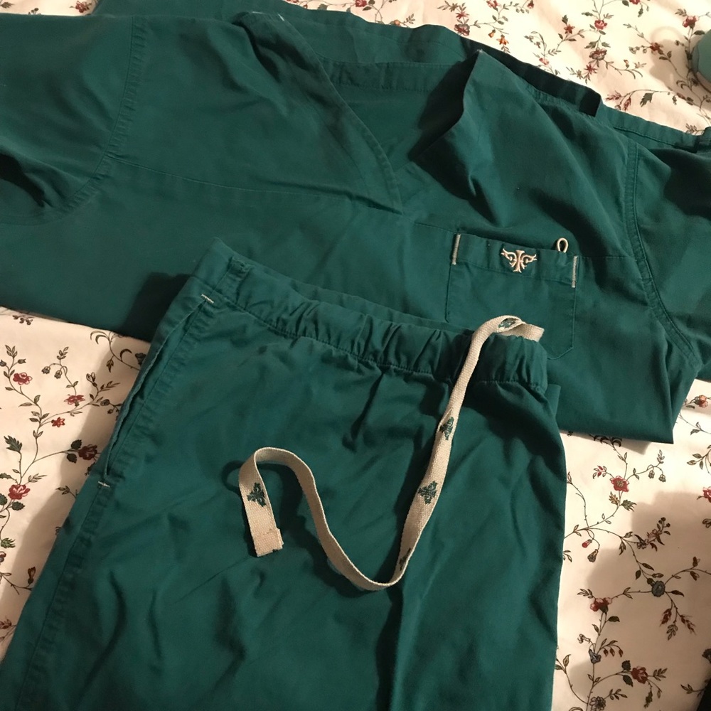 SOLD Green Scrub Set Women